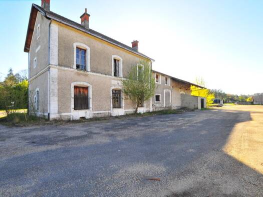 Immeuble à vendre 68 000 € 679 m² Cancon 47290