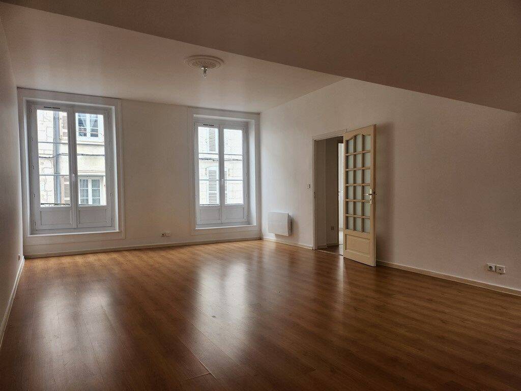 Appartement 3 pièces 89 m² · à Saintes · 89,2 m² · 765 €/mois