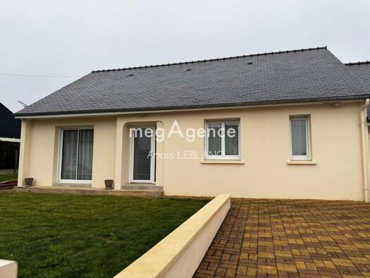 Maison de plain-pied à vendre 208 500 € 4 pièces 3 chambres 91 m² 616 m² de terrain Sud Est Mayenne 53100