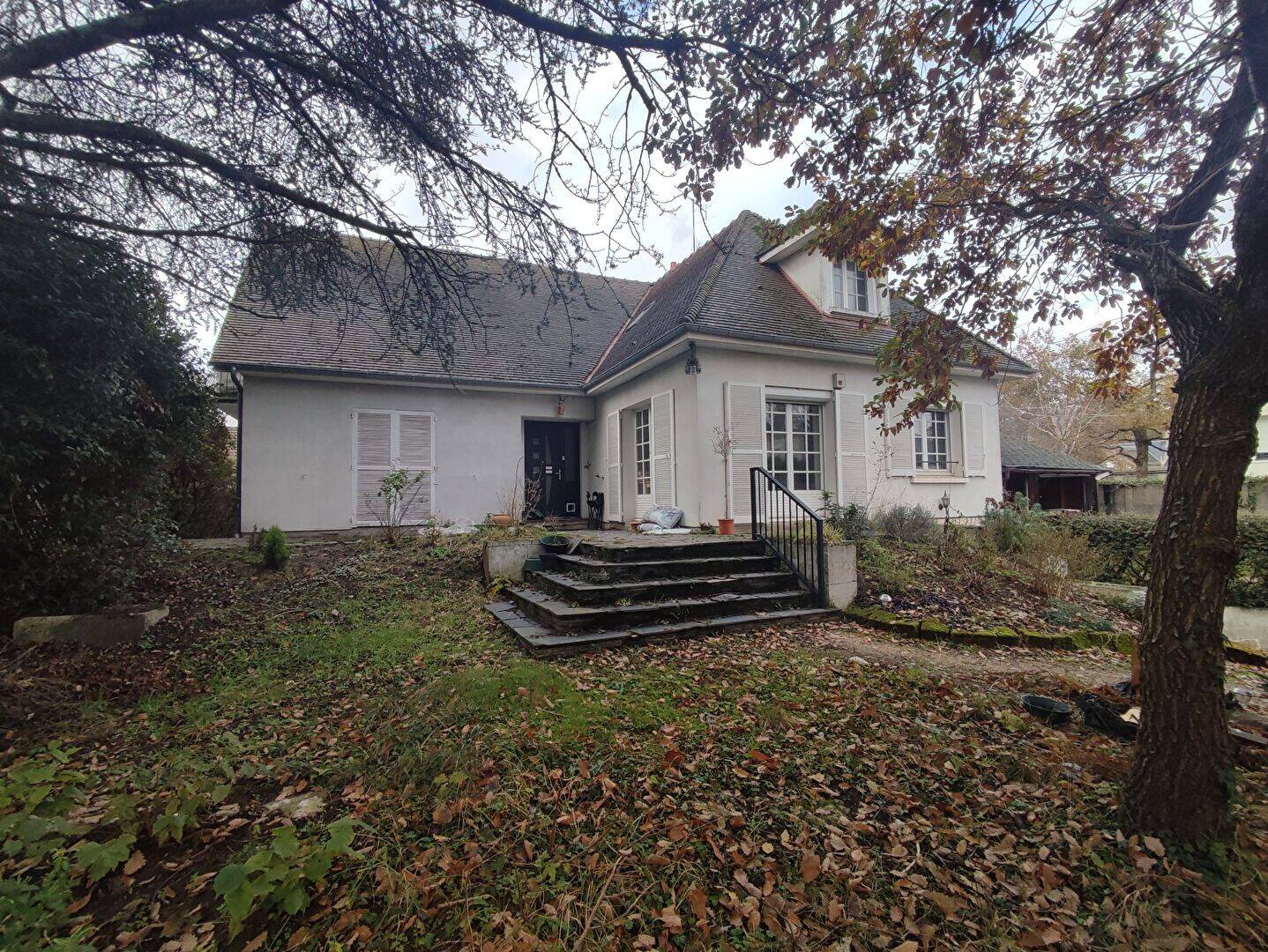 Maison 8 pièces 198 m² · à Saint-Jean-de-Braye · 198 m² · 309 000 €