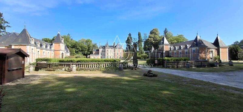 Maison 30 pièces 800 m² · à Fréteval · 800 m² · 2 017 000 €