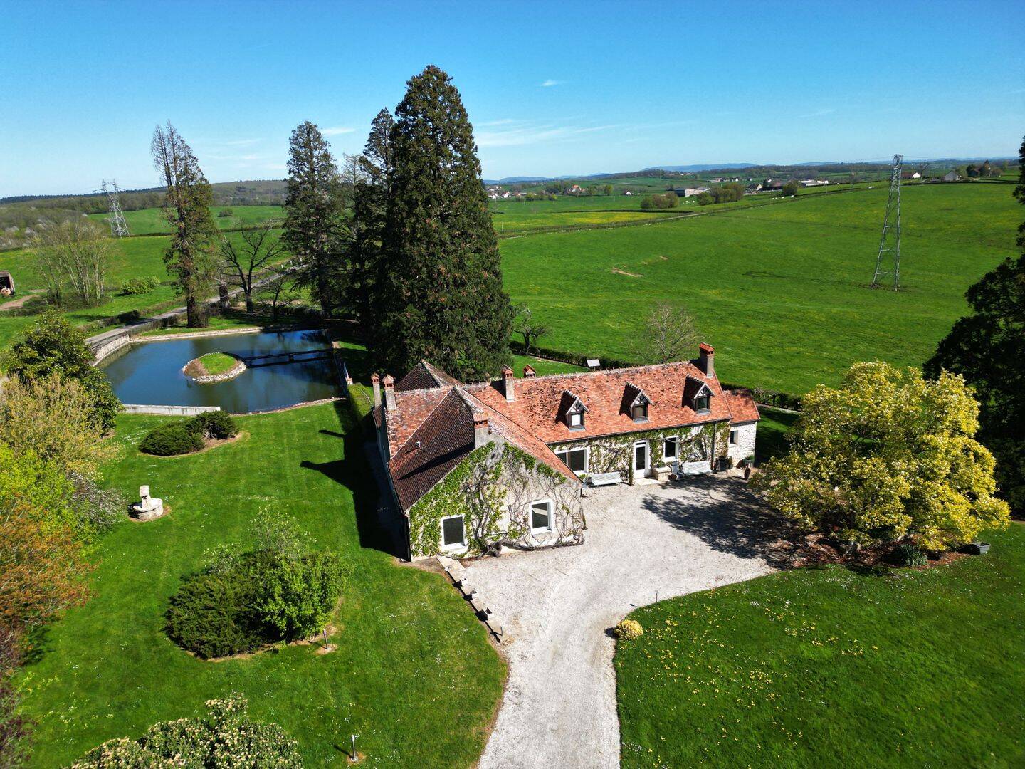 Maison 11 pièces 200 m² · à Marly-sur-Arroux · 200 m² · 450 000 €