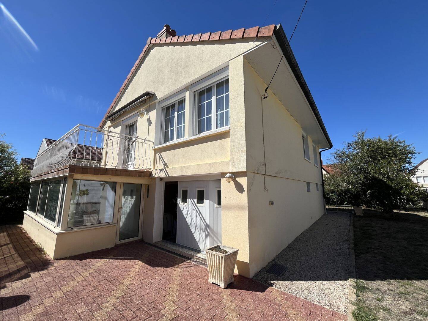 Maison 5 pièces 104 m² · à Genlis · 103,8 m² · 195 000 €