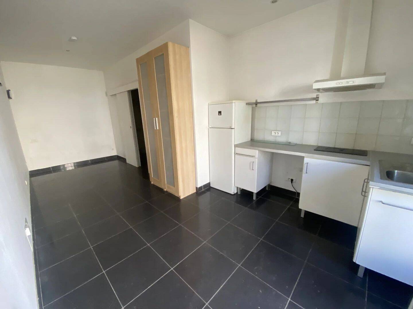 Appartement 1 pièce 21 m² · à Nîmes · 20,6 m² · 370 €/mois