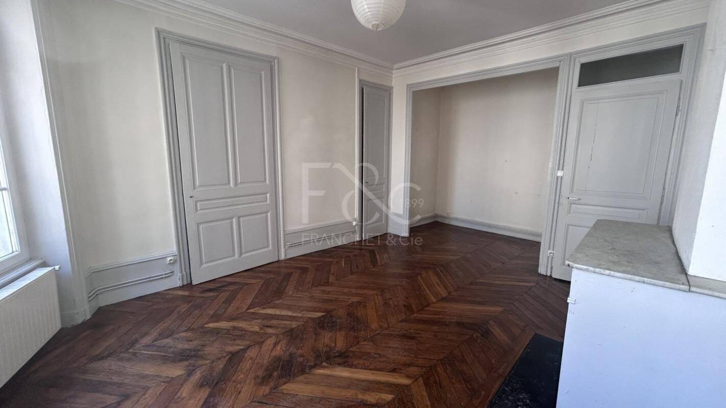 Appartement 3 pièces 75 m² · à Lyon 7ème Arrondissement · 75 m² · 1 080 €/mois