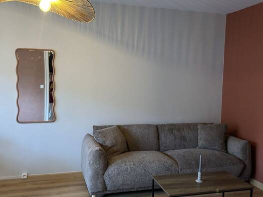 Appartement à louer 1 950 € 3 pièces 2 chambres 70 m² Étage 4/6 Centre Annemasse 74100