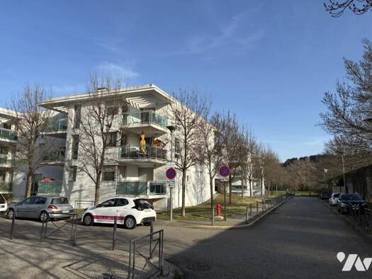 Appartement à vendre 225 000 € 4 pièces 3 chambres 87 m² Étage 2/2 Valence 26000
