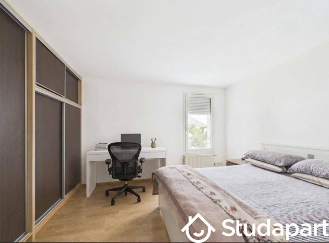 1 pièce 13 m² · à Évry-Courcouronnes · 13 m² · 550 €/mois