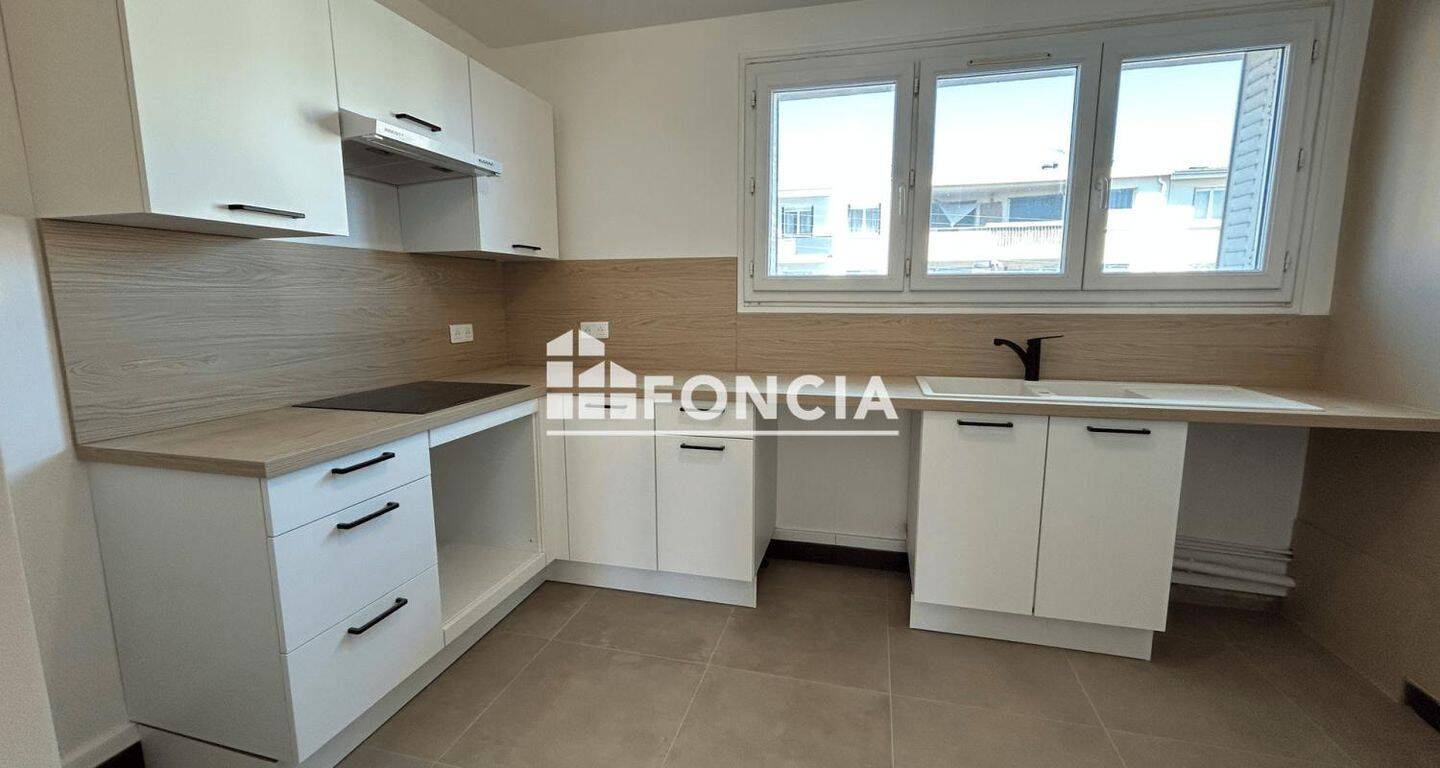 4 pièces 86 m² · à Clermont-Ferrand · 86,1 m² · 875 €/mois