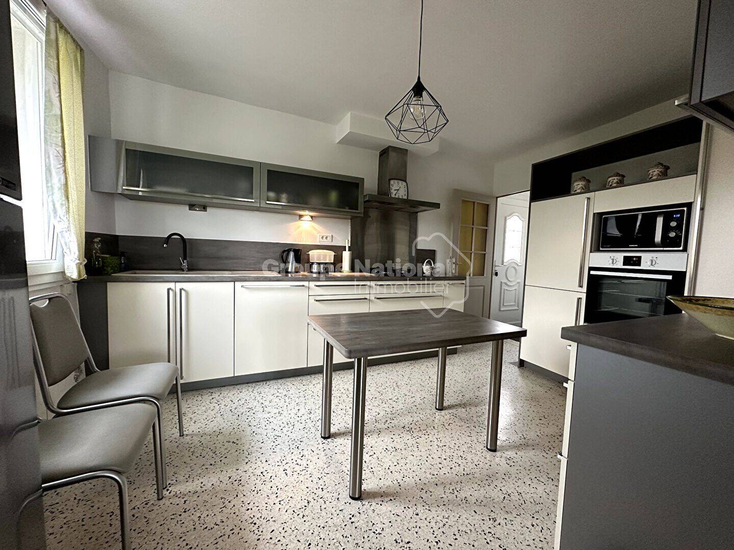 Appartement 4 pièces 89 m² · à Nages-Et-Solorgues · 89 m² · 1 087 €
