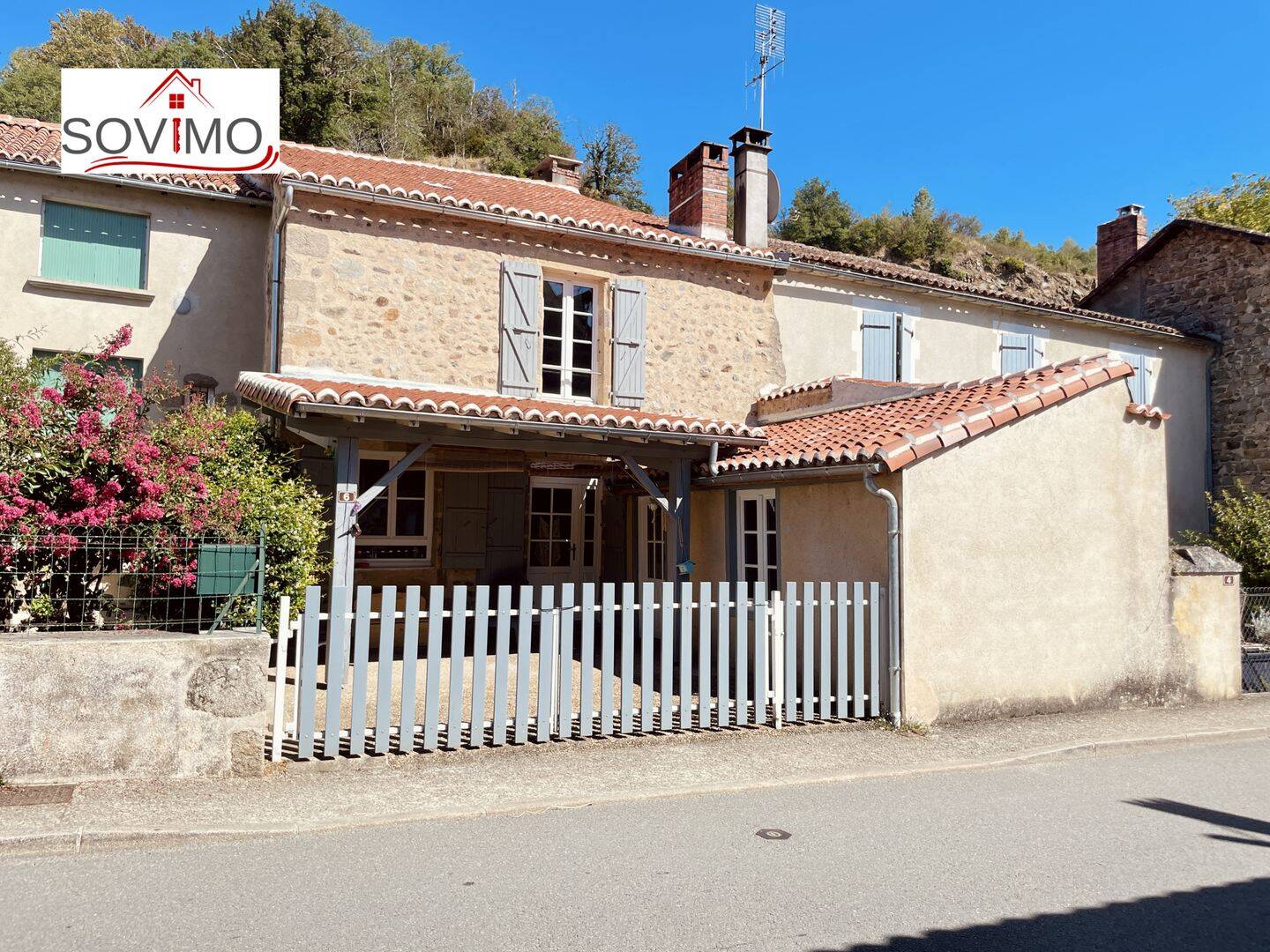 Maison 3 pièces 135 m² · à Confolens · 134,5 m² · 121 000 €