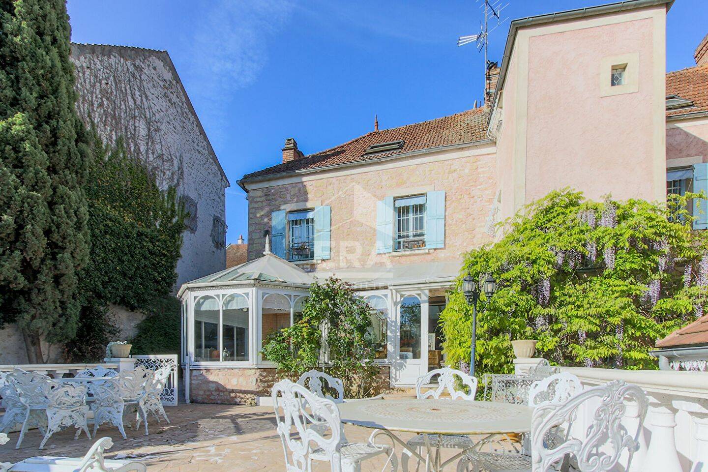 Maison 10 pièces 316 m² · à Maule · 316 m² · 889 000 €