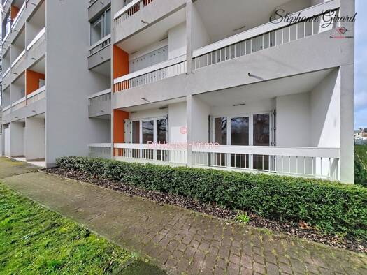 Appartement à vendre 108 000 € 3 pièces 2 chambres 64 m² Barriere Saint Marc Fleury-les-Aubrais 45400
