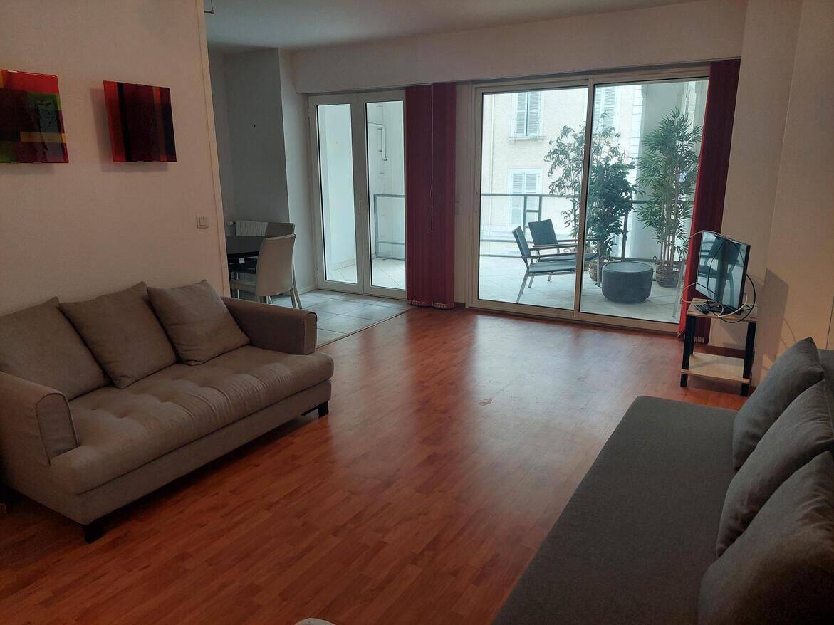 Appartement 2 pièces 57 m² · à Pau · 56,6 m² · 664 €