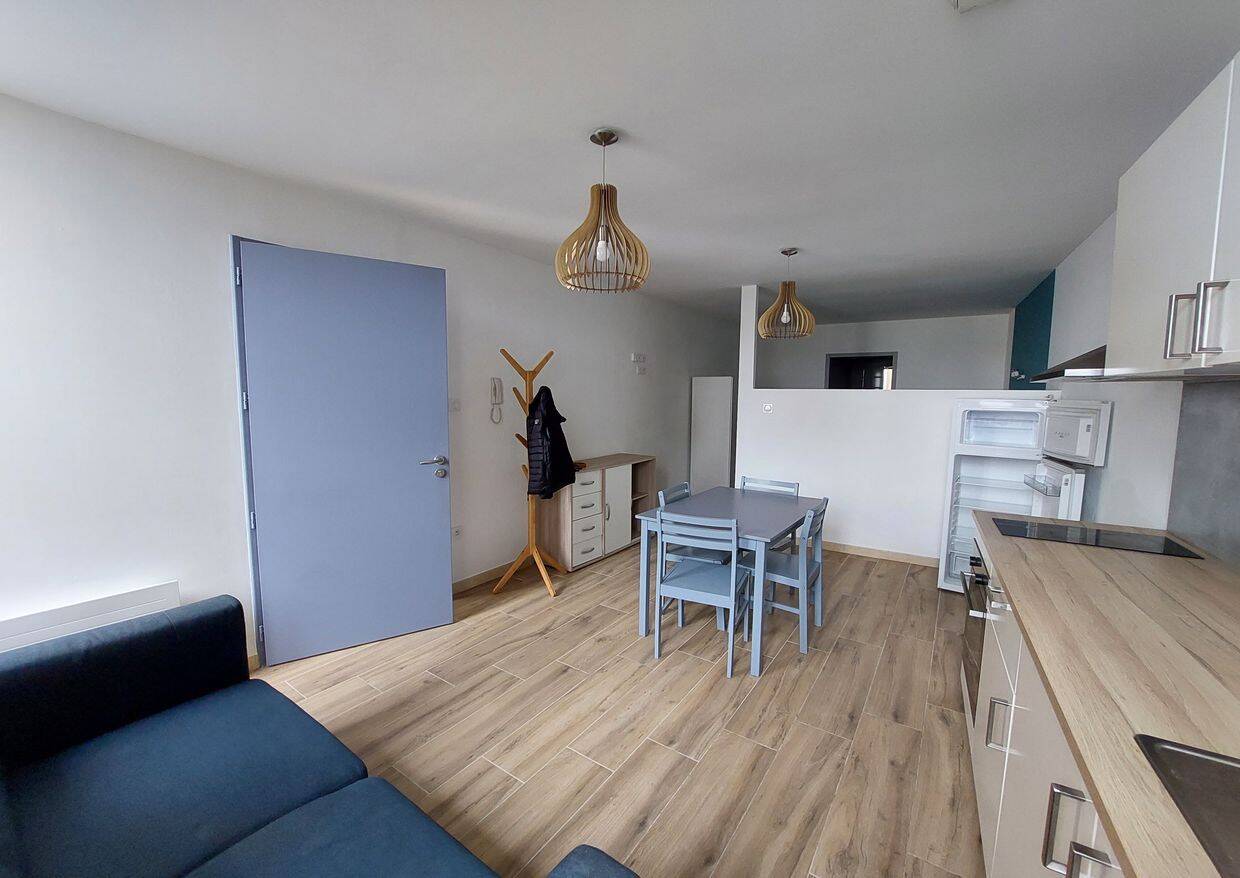 Appartement 1 pièce 31 m² · à Roquemaure · 31 m² · 492 €