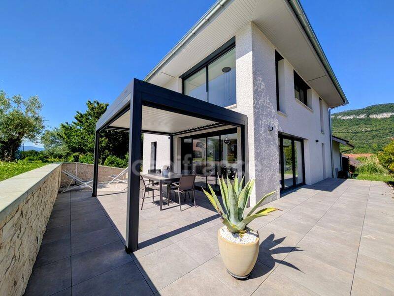 Maison 4 pièces 123 m² · à Brison-Saint-Innocent · 123 m² · 700 000 €