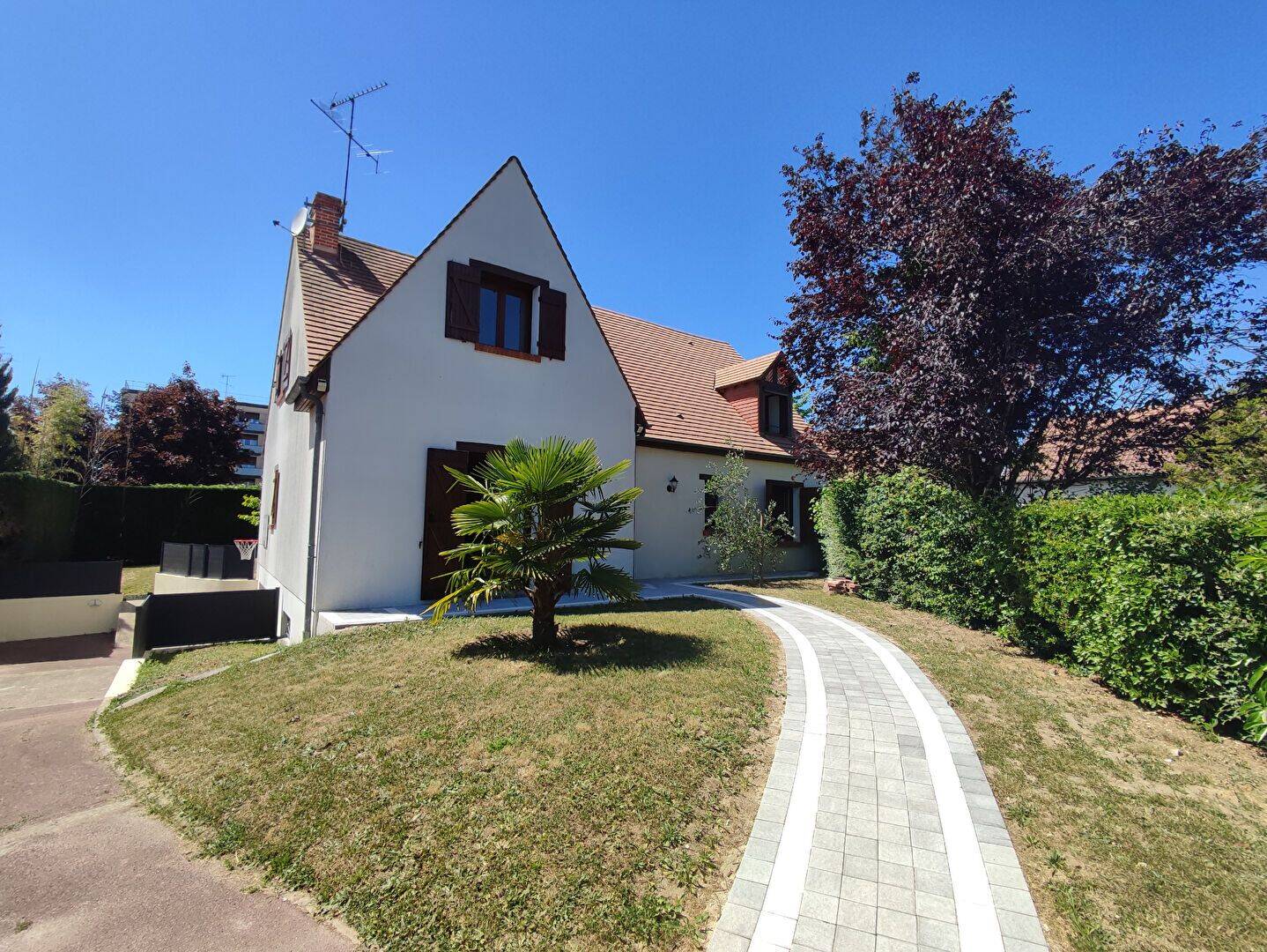 Maison 7 pièces 180 m² · à Saint-Jean-de-Braye · 180 m² · 372 000 €