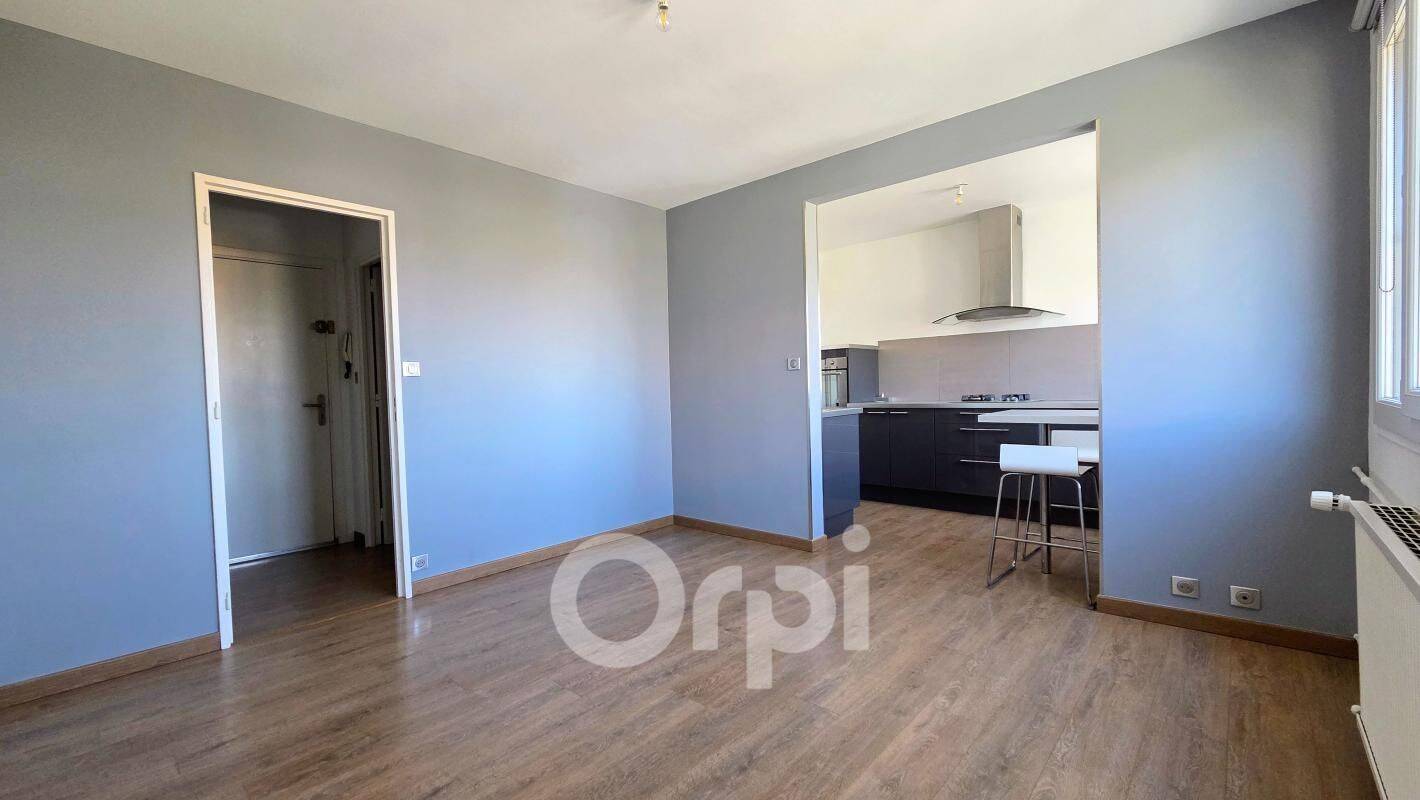 Appartement 1 pièce 29 m² · à Clermont-Ferrand · 29,4 m² · 89 900 €