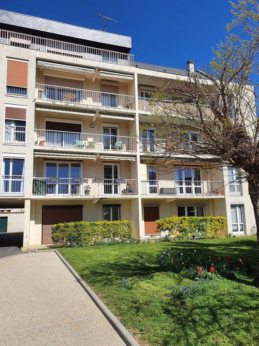 Appartement 5 pièces 104 m² · à Orléans · 104 m² · 215 000 €