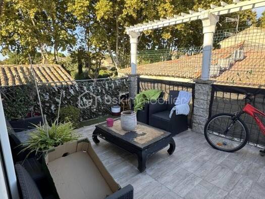 Immeuble à vendre 230 000 € 108 m² Peripherie Marsillargues 34590