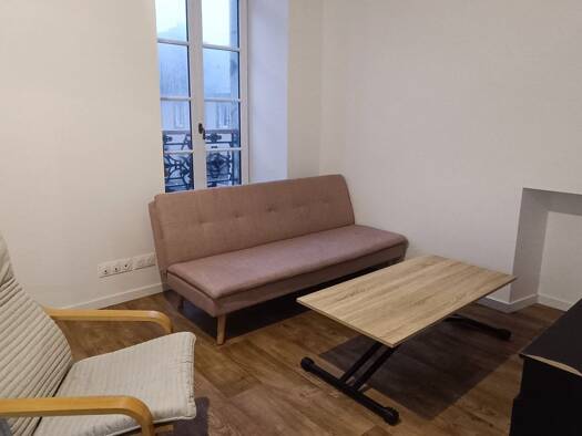 Appartement à louer 570 € 2 pièces 1 chambre 31 m² Étage 1/3 Eglise-Lannouchen-Cité Marine Landivisiau 29400