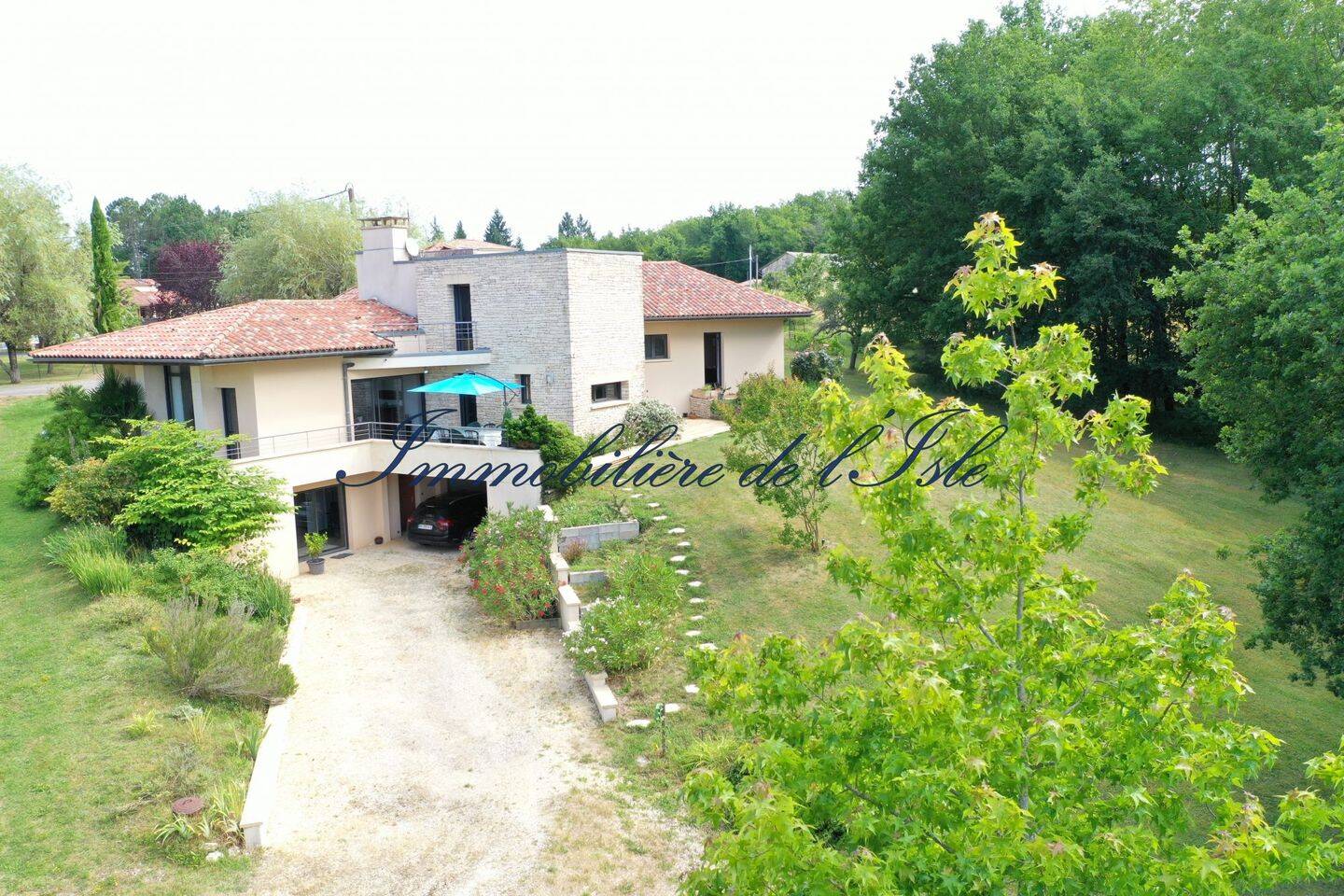 Maison 9 pièces 248 m² · à Trélissac · 248 m² · 695 000 €