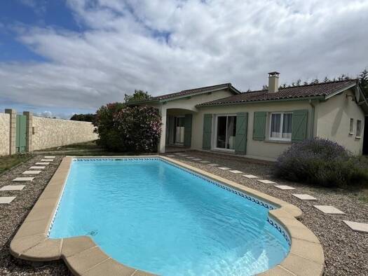 Maison à vendre 307 110 € 5 pièces 3 chambres 100 m² 1 735 m² de terrain Ordonnac 33340