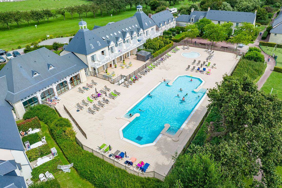 Maison 3 pièces 54 m² · à Port-en-Bessin-Huppain · 53,8 m² · 117 600 €