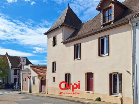 Maison à vendre 239 000 € 4 pièces 3 chambres 146,9 m² 1 069 m² de terrain Néris-les-Bains 03310