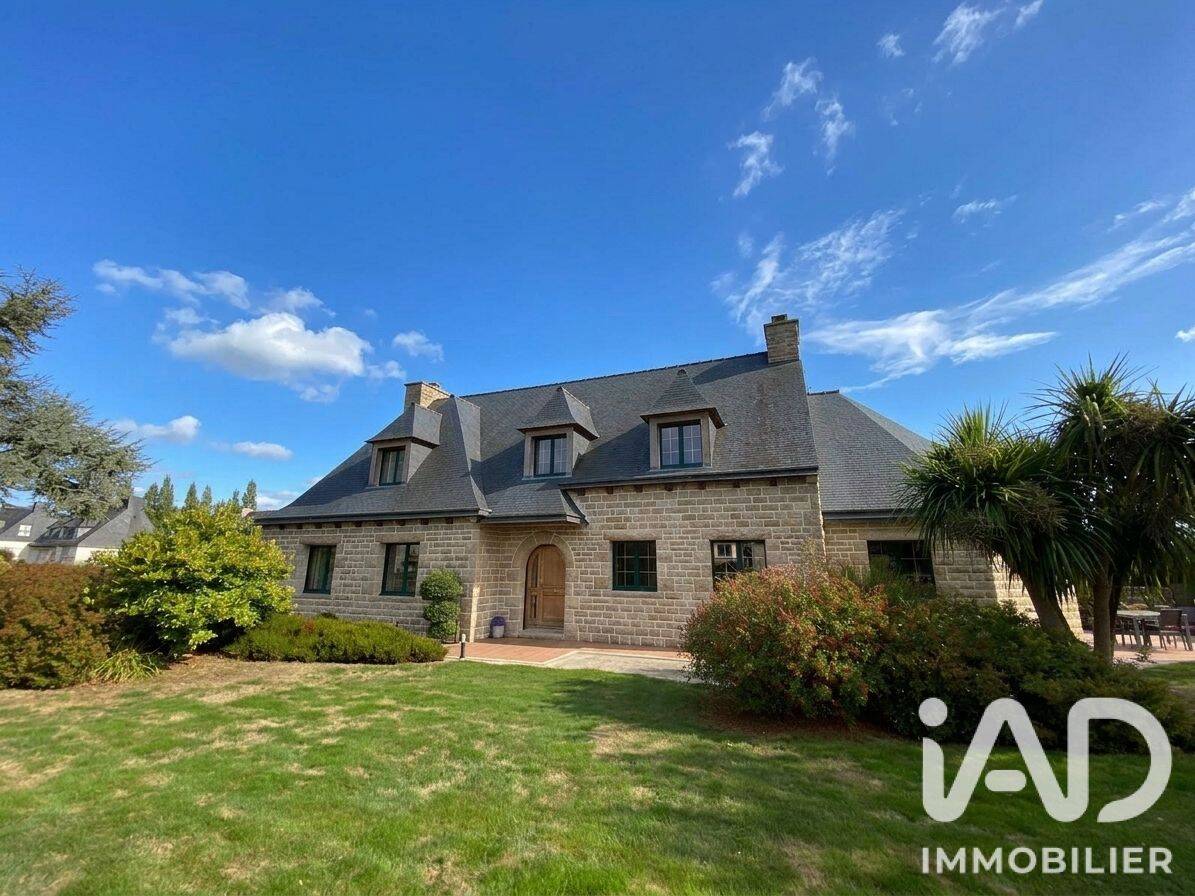 Maison 7 pièces 254 m² · à Plœuc-l'Hermitage · 253,5 m² · 450 000 €