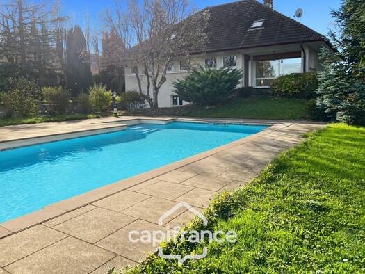 Maison à vendre 373 000 € 8 pièces 4 chambres 192 m² 5 107 m² de terrain Beaufort 39190