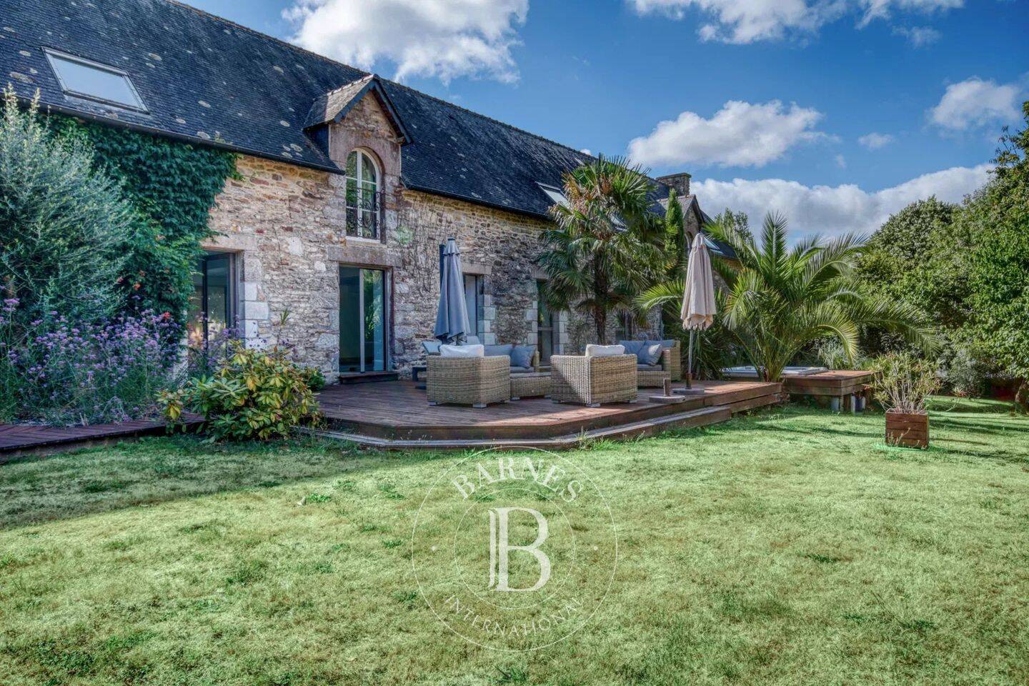 Maison 900 m² · à Grand-Champ · 900 m² · 1 490 000 €
