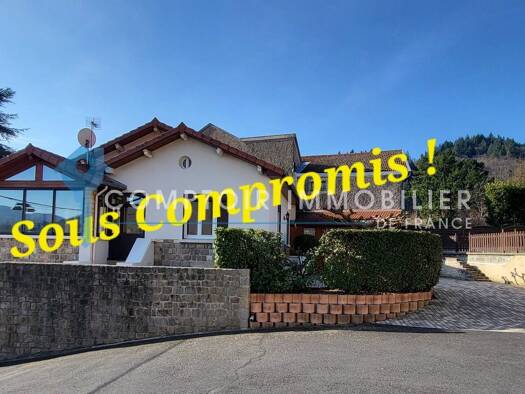 Maison à vendre 238 000 € 6 pièces 3 chambres 116 m² 361 m² de terrain Le Cheylard 07160