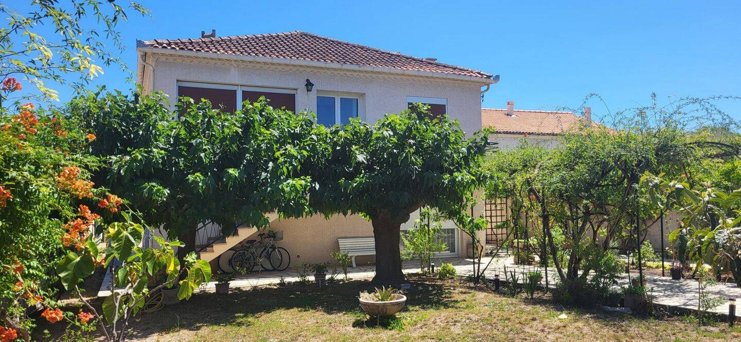 Maison 8 pièces 189 m² · à Uchaud · 189,3 m² · 420 000 €