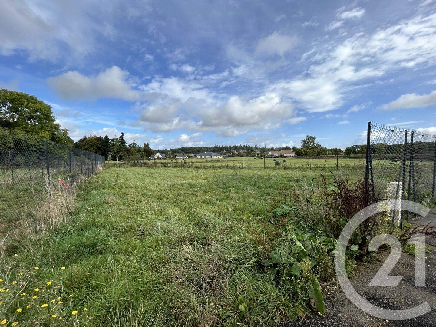 Terrain de 687 m² à Ussy - photo 2