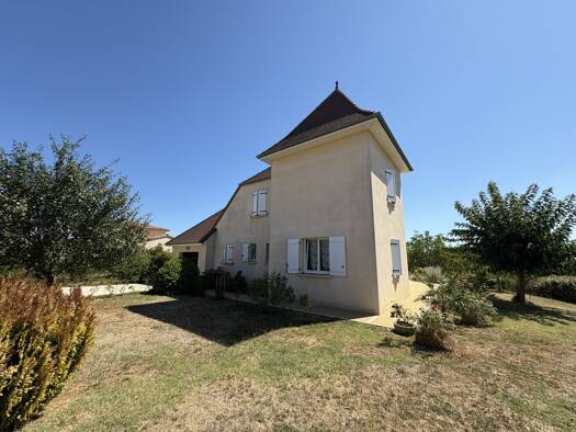 Maison à vendre 333 950 € 6 pièces 3 chambres 173 m² 1 501 m² de terrain Rural Terrasson-Lavilledieu 24120