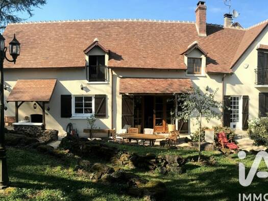 Maison à vendre 199 000 € 8 pièces 5 chambres 175 m² 1 000 m² de terrain Bué 18300