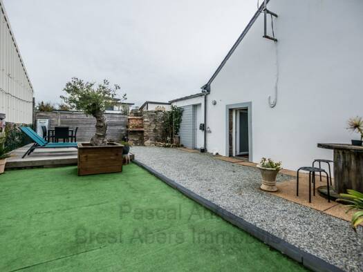 Maison à vendre 262 500 € 3 pièces 2 chambres 60 m² 155 m² de terrain Ploudalmézeau 29830