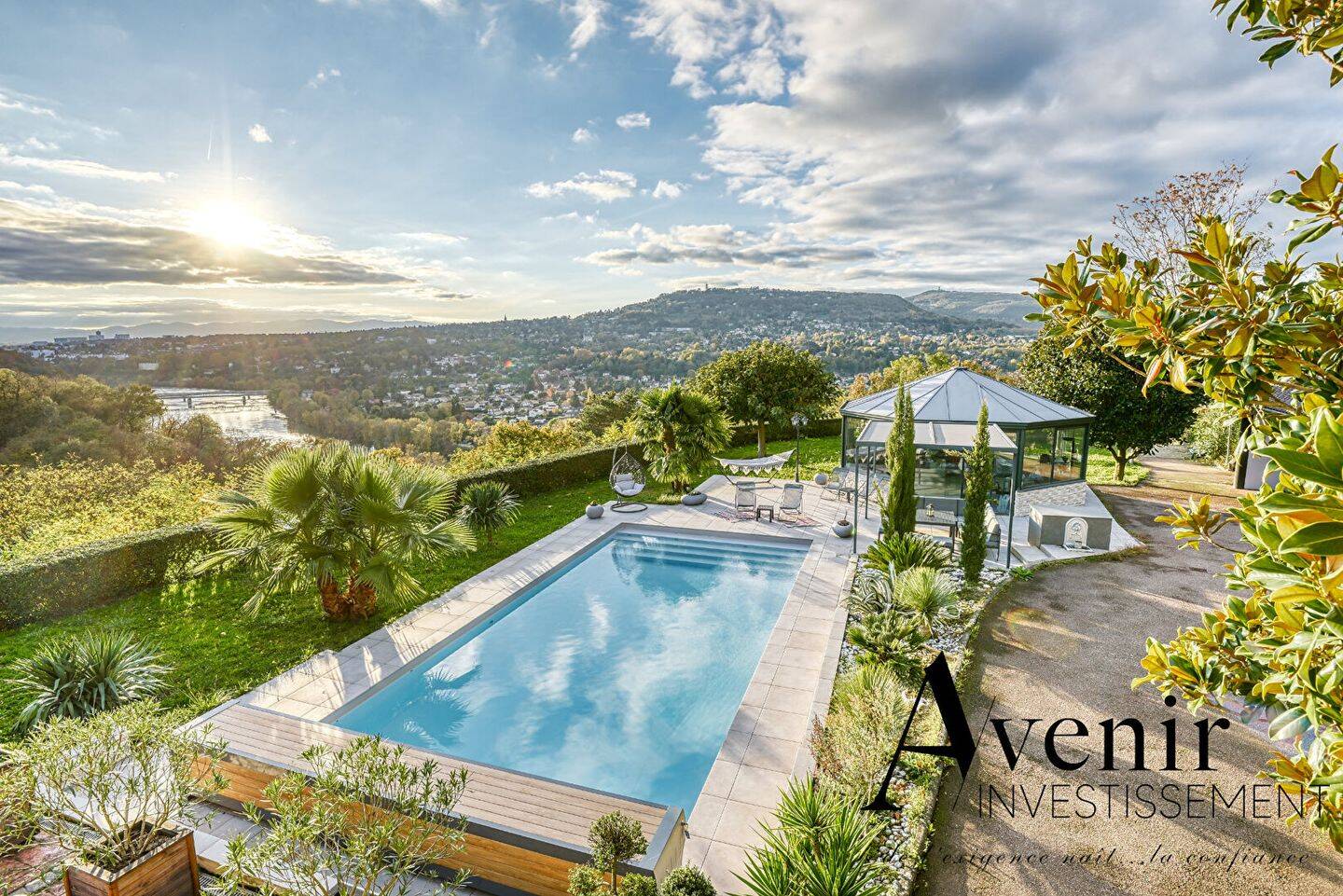 Maison 8 pièces 223 m² · à Caluire-Et-Cuire · 223 m² · 1 490 000 €