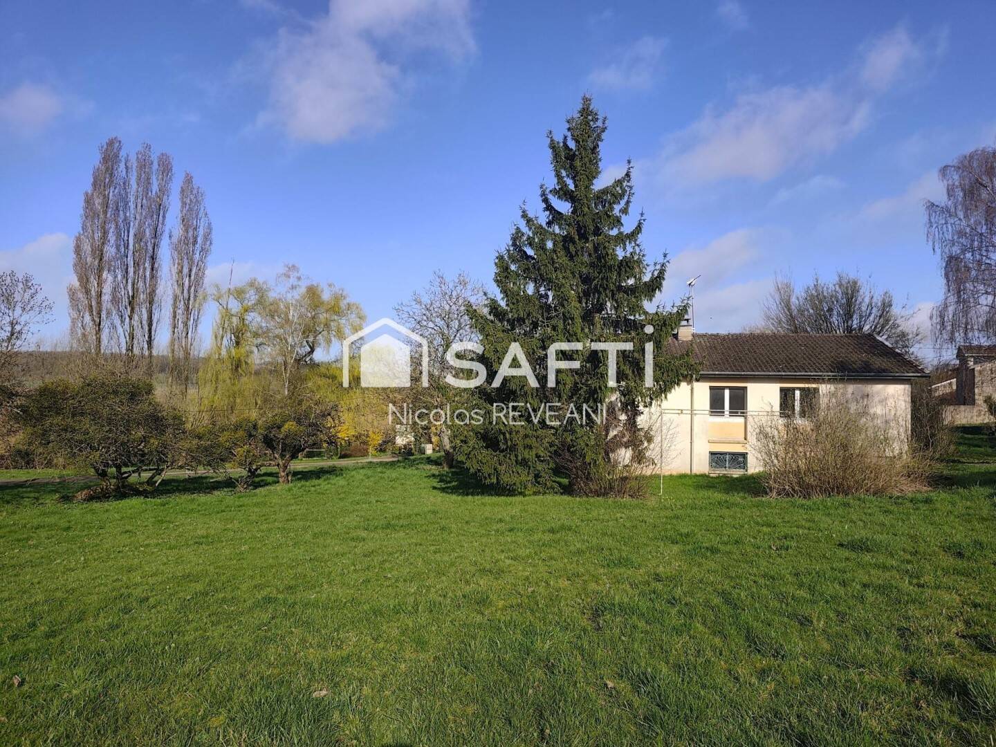 Maison 6 pièces 118 m² · à Les Trois-Domaines · 118 m² · 100 000 €
