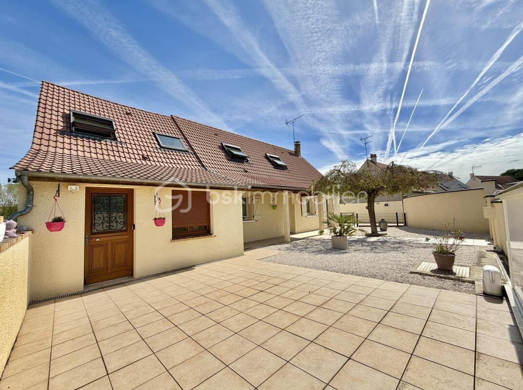 Maison 10 pièces 245 m² · à Meaux · 245 m² · 469 000 €
