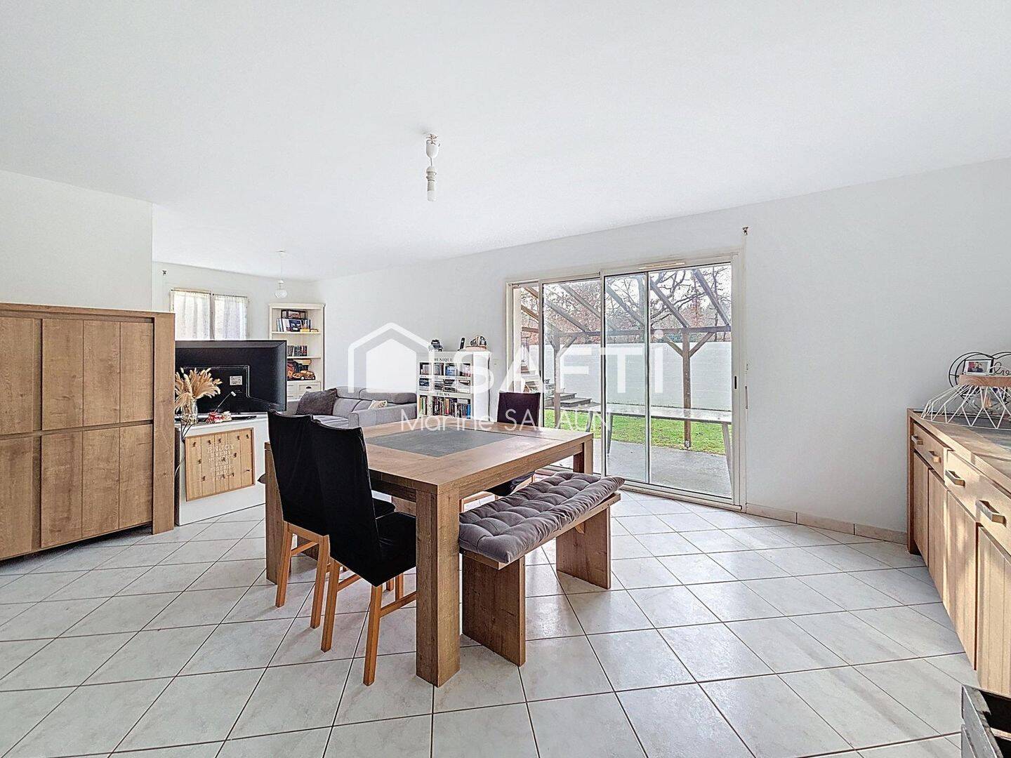 Maison 5 pièces 102 m² · à Brach · 102 m² · 247 000 €