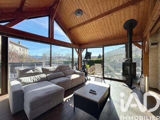 Maison de plain-pied à vendre 225 000 € 3 pièces 2 chambres 85 m² 701 m² de terrain Ravilloles 39170