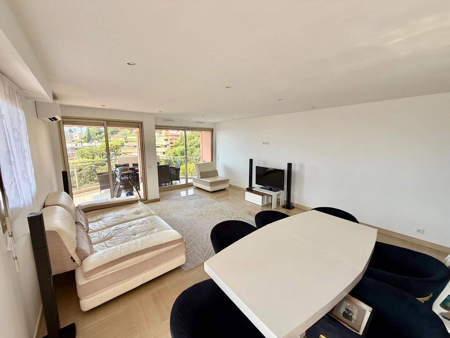 Appartement 5 pièces 119 m² · à Nice · 118,6 m² · 2 850 €