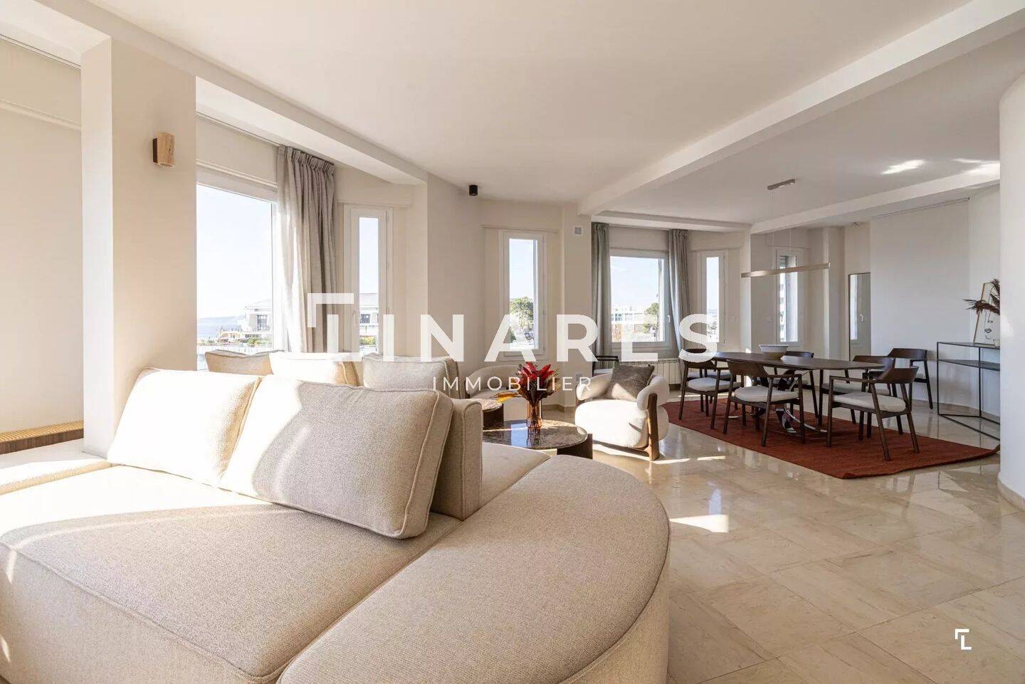 Appartement 5 pièces 138 m² · à Marseille 7ème Arrondissement · 137,7 m² · 4 700 €