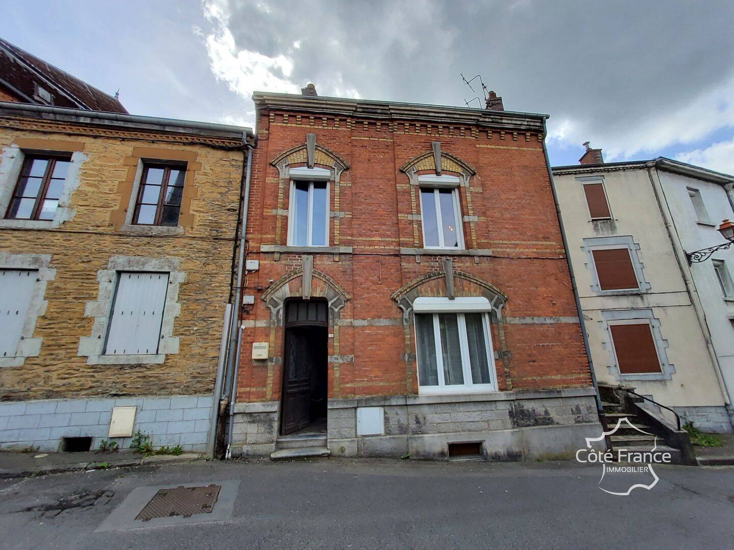 Maison 7 pièces 169 m² · à Fumay · 168,7 m² · 137 000 €