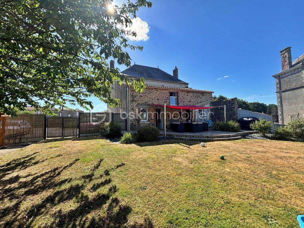 Maison 7 pièces 170 m² · à Réaumur · 170 m² · 216 500 €