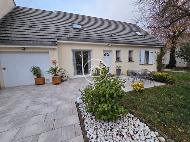 Maison à vendre 238 900 € 5 pièces 4 chambres 105 m² 778 m² de terrain Saint Denis sur Loire 41000