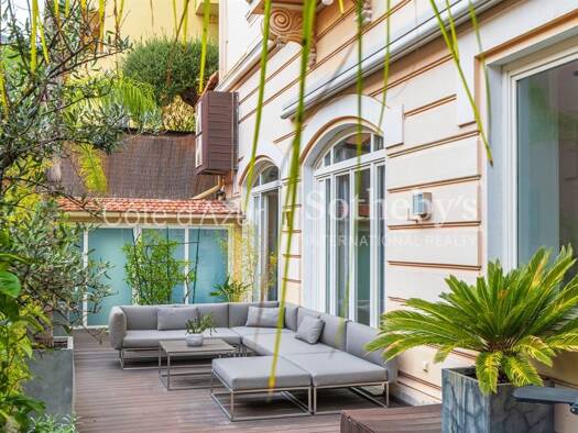 Loft à vendre 1 380 000 € 4 pièces 2 chambres 229,7 m² Étage 1/5 Moneghetti Est Beausoleil 06240