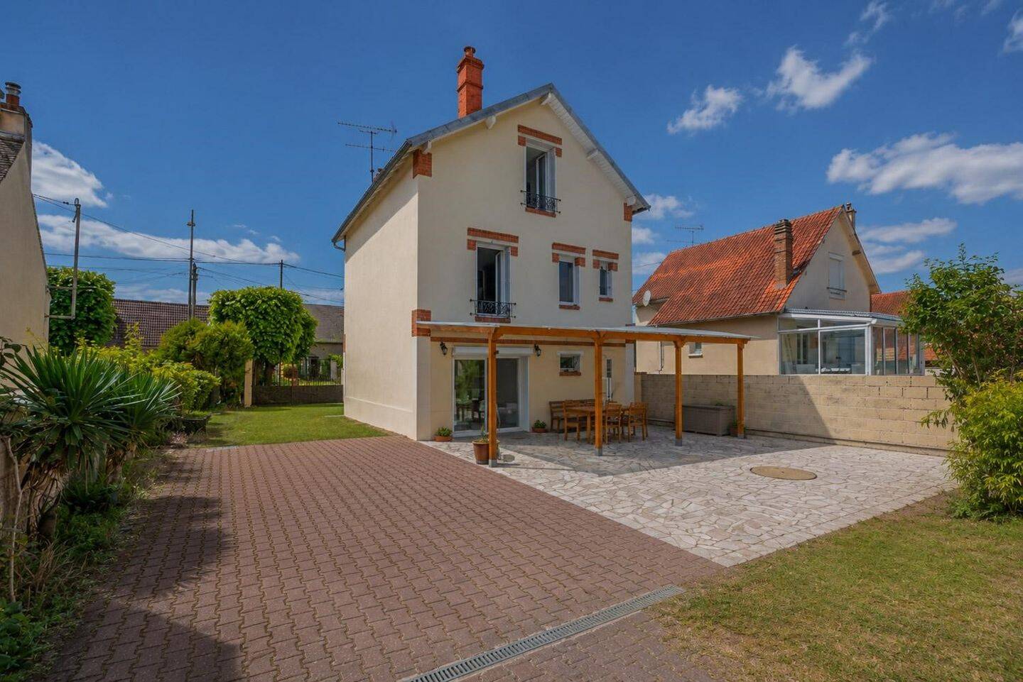 Maison 1 pièce 133 m² · à Amilly · 133 m² · 165 000 €